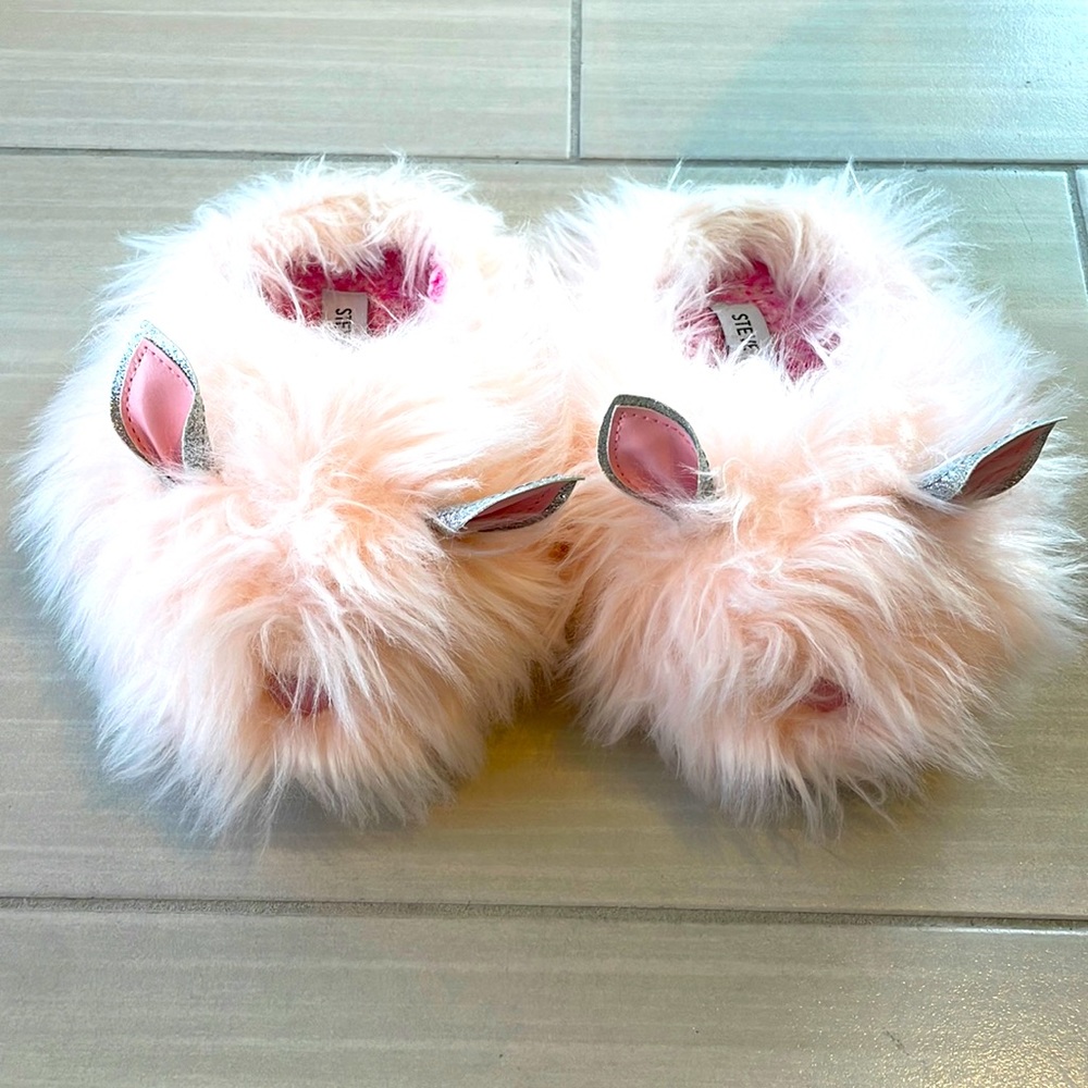 Girls Steve Madden bunny slippers